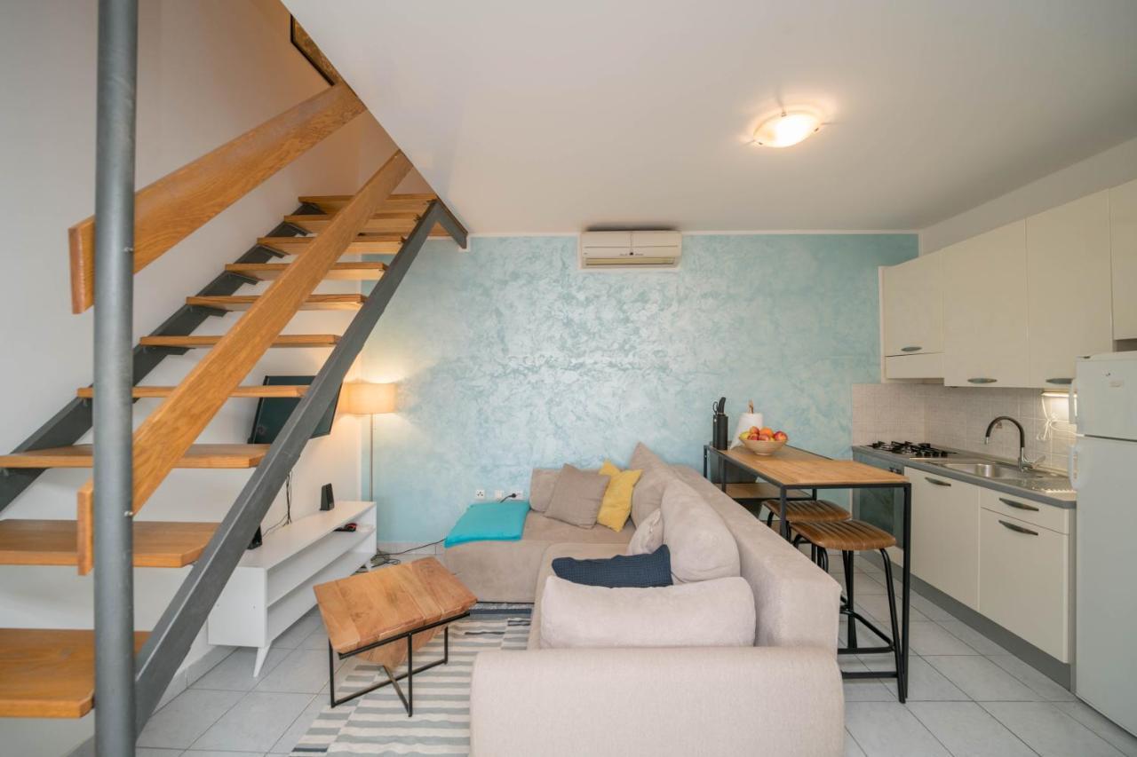 Cozy Apartment Close To The Beach And City Centre Umag Bagian luar foto